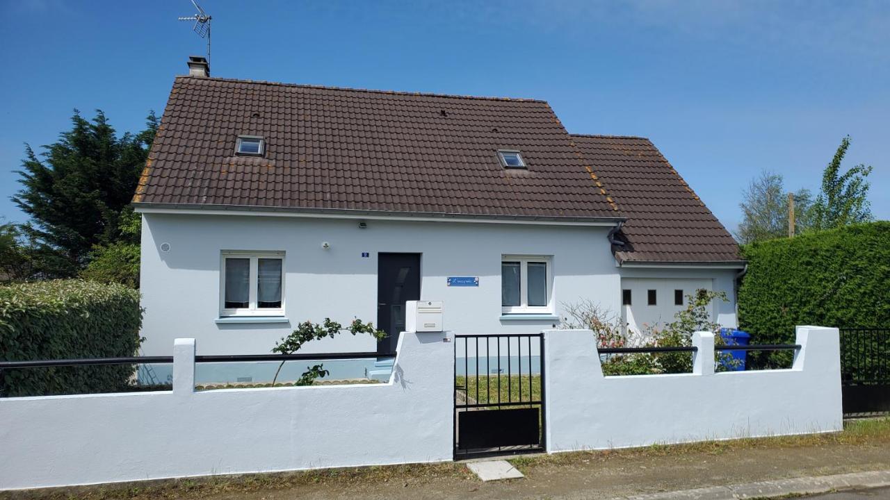 Vila Escapade Saint-Martin de Brehal Exteriér fotografie